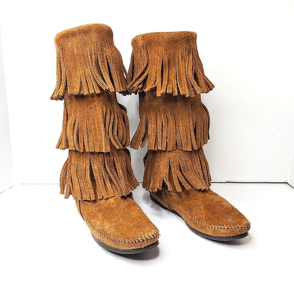 Minnetonka 3 layer fringe boot, Size 6. Brown. - Picture 1 of 13